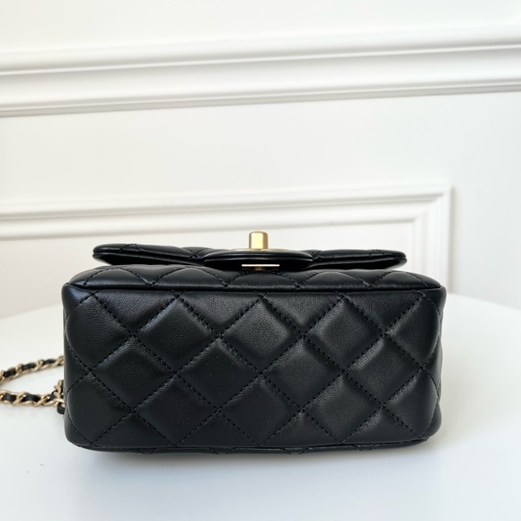 __ 𝑺 𝑶 𝑳 𝑫 __ Chanel Mini Pearl Crush - Picture 5 of 13